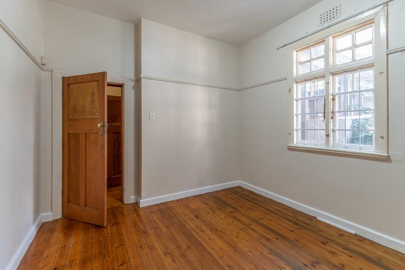 2 Bedroom Property for Sale in Vredehoek Western Cape